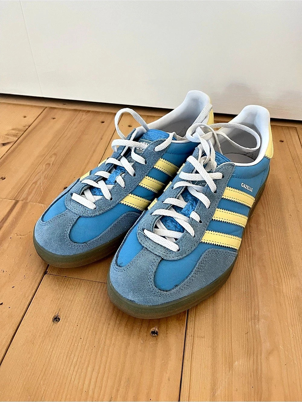 adidas Gazelle Blue & Yellow US 9.5 Sneakers